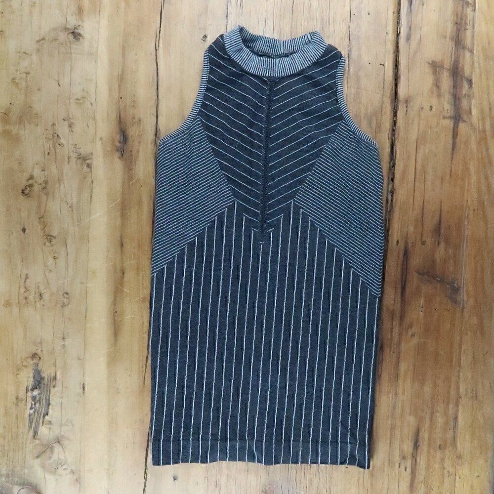 ATHLETA BLACK WITH LIGHT GREY STRIPE ROUND NECK SLEEVELESS RACERBACK TOP SIZE M